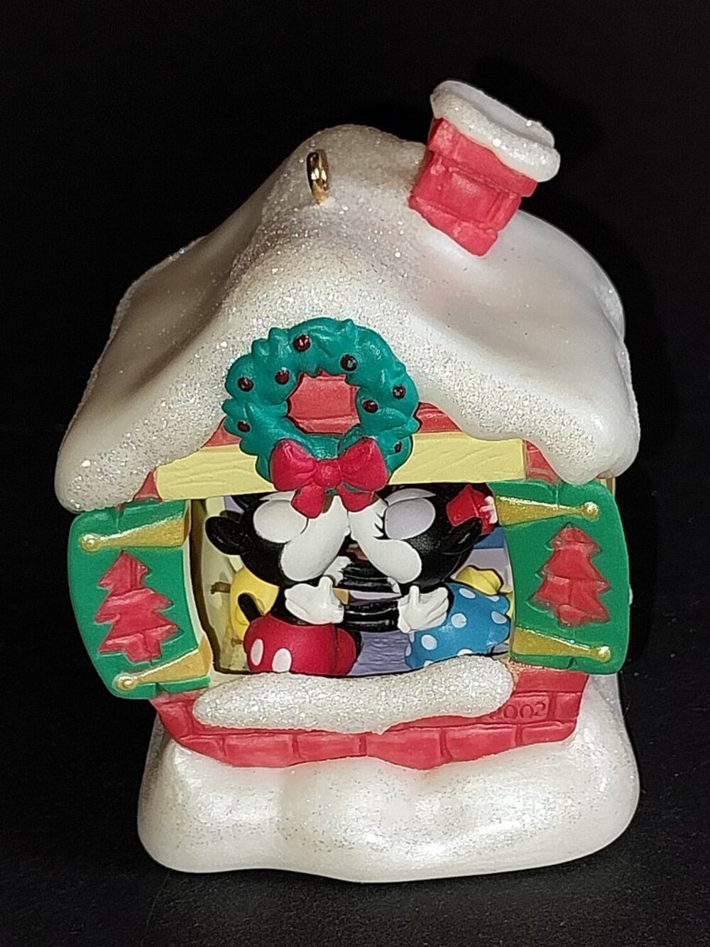 Hallmark Disney 2002 Snuggle Time Keepsake Ornament Mickey Minnie Mouse Kissing